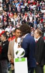 Eindhoven 18 september 2011
PSV-AJAX 2-2. Ruud Gullit en zijn zoon Max aanwezig als analist.
Peter Smulders bv
