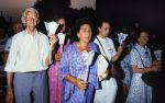 Lourdes, 24 Juli 1983
ZZN (zangeres zonder naam) met oud vriendin Godelieve
Foto Peter Smulders BV