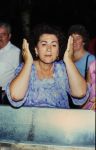 Lourdes, 24 Juli 1983
ZZN (zangeres zonder naam) met oud vriendin Godelieve
Foto Peter Smulders BV