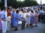Lourdes, 24 Juli 1983
ZZN (zangeres zonder naam) met oud vriendin Godelieve
Foto Peter Smulders BV