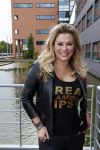 Hilversum 3 oktober 2012
Presentatie cd Django Wagner. Antje Monteiro reikt de eerst cd uit.
Peter Smulders bv