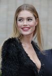 Utrecht 5 oktober 2012
Doutzen Kroes in sexy jurk van Viktor en Rolf bij uitreiking gouden kalveren.
Peter Smulders bv