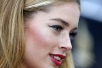 Utrecht 5 oktober 2012
Doutzen Kroes in sexy jurk van Viktor en Rolf bij uitreiking gouden kalveren.
Peter Smulders bv