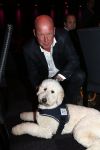 Hilversum 10 oktyober 2012
Gala voor stichting hulphond in studio 21. Frits Wester met vrouw en een puppy
Peter Smulders bv