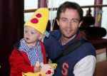 Hoorn 13 oktober 2012
Henry Schut met vriendin en kinderen bij premiere Bumba .
Peter Smulders bv