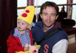 Hoorn 13 oktober 2012
Henry Schut met vriendin en kinderen bij premiere Bumba .
Peter Smulders bv