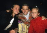 Volendam, 15 Oktober 1997
Jantje Smit met zijn zussen Jenny Smit en Monique Smit
Foto Peter Smulders BV