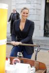 Utrecht 15 oktober 2012
Lieke v lexmond met bakfiets in cenrum Utrecht ivm aktie Post NL.
Peter Smulders bv