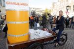 Utrecht 15 oktober 2012
Lieke v lexmond met bakfiets in cenrum Utrecht ivm aktie Post NL.
Peter Smulders bv