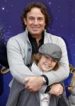 Amsterdam 7 oktober 2012
Premiere Sien en Diego de magische bron van Myra in Pathe Arena
met Jada Borsato Peter Faber en Harold Verwoert ( coole piet Diego) in de hoofdrollen. Marco leontine Luca Jada Senna Mary Borsato en Romy en Jacky Omtzigt .
Peter Smulders bv
