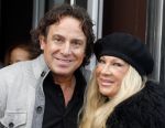Amsterdam 7 oktober 2012
Premiere Sien en Diego de magische bron van Myra in Pathe Arena
met Jada Borsato Peter Faber en Harold Verwoert ( coole piet Diego) in de hoofdrollen. Marco leontine Luca Jada Senna Mary Borsato en Romy en Jacky Omtzigt .
Peter Smulders bv