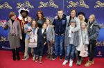 Amsterdam 7 oktober 2012
Premiere Sien en Diego de magische bron van Myra in Pathe Arena
met Jada Borsato Peter Faber en Harold Verwoert ( coole piet Diego) in de hoofdrollen. Marco leontine Luca Jada Senna Mary Borsato en Romy en Jacky Omtzigt .
Peter Smulders bv