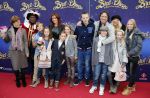 Amsterdam 7 oktober 2012
Premiere Sien en Diego de magische bron van Myra in Pathe Arena
met Jada Borsato Peter Faber en Harold Verwoert ( coole piet Diego) in de hoofdrollen. Marco leontine Luca Jada Senna Mary Borsato en Romy en Jacky Omtzigt .
Peter Smulders bv