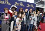 Amsterdam 7 oktober 2012
Premiere Sien en Diego de magische bron van Myra in Pathe Arena
met Jada Borsato Peter Faber en Harold Verwoert ( coole piet Diego) in de hoofdrollen. Marco leontine Luca Jada Senna Mary Borsato en Romy en Jacky Omtzigt .
Peter Smulders bv