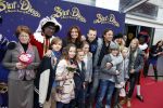 Amsterdam 7 oktober 2012
Premiere Sien en Diego de magische bron van Myra in Pathe Arena
met Jada Borsato Peter Faber en Harold Verwoert ( coole piet Diego) in de hoofdrollen. Marco leontine Luca Jada Senna Mary Borsato en Romy en Jacky Omtzigt .
Peter Smulders bv