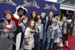 Amsterdam 7 oktober 2012
Premiere Sien en Diego de magische bron van Myra in Pathe Arena
met Jada Borsato Peter Faber en Harold Verwoert ( coole piet Diego) in de hoofdrollen. Marco leontine Luca Jada Senna Mary Borsato en Romy en Jacky Omtzigt .
Peter Smulders bv