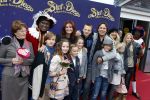 Amsterdam 7 oktober 2012
Premiere Sien en Diego de magische bron van Myra in Pathe Arena
met Jada Borsato Peter Faber en Harold Verwoert ( coole piet Diego) in de hoofdrollen. Marco leontine Luca Jada Senna Mary Borsato en Romy en Jacky Omtzigt .
Peter Smulders bv