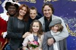 Amsterdam 7 oktober 2012
Premiere Sien en Diego de magische bron van Myra in Pathe Arena
met Jada Borsato Peter Faber en Harold Verwoert ( coole piet Diego) in de hoofdrollen. Marco leontine Luca Jada Senna Mary Borsato en Romy en Jacky Omtzigt .
Peter Smulders bv