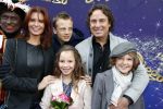 Amsterdam 7 oktober 2012
Premiere Sien en Diego de magische bron van Myra in Pathe Arena
met Jada Borsato Peter Faber en Harold Verwoert ( coole piet Diego) in de hoofdrollen. Marco leontine Luca Jada Senna Mary Borsato en Romy en Jacky Omtzigt .
Peter Smulders bv