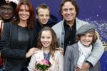 Amsterdam 7 oktober 2012
Premiere Sien en Diego de magische bron van Myra in Pathe Arena
met Jada Borsato Peter Faber en Harold Verwoert ( coole piet Diego) in de hoofdrollen. Marco leontine Luca Jada Senna Mary Borsato en Romy en Jacky Omtzigt .
Peter Smulders bv
