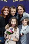 Amsterdam 7 oktober 2012
Premiere Sien en Diego de magische bron van Myra in Pathe Arena
met Jada Borsato Peter Faber en Harold Verwoert ( coole piet Diego) in de hoofdrollen. Marco leontine Luca Jada Senna Mary Borsato en Romy en Jacky Omtzigt .
Peter Smulders bv