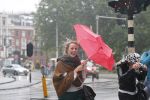 Amsterdam 24 september 2012
Marit v Bohemen met dochter in de storm.
Peter Smulders bv