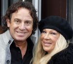 Amsterdam 7 oktober 2012
Premiere Sien en Diego de magische bron van Myra in Pathe Arena
met Jada Borsato Peter Faber en Harold Verwoert ( coole piet Diego) in de hoofdrollen. Marco leontine Luca Jada Senna Mary Borsato en Romy en Jacky Omtzigt .
Peter Smulders bv