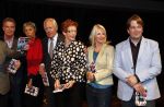 Hilversum 3 oktober 2012
Presentatie boek van nieuwslezers van de NOS bij beeld en geluid.Babs Assink stefan heijewndael sacha de boer frits thors noortje v oostveen harmen Siezen Eugenie Herlaar Eef Brouwers Pia Dijkstra Rien Huizing Joop v Zijl en Rob Trip
Peter Smulders bv