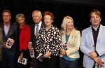 Hilversum 3 oktober 2012
Presentatie boek van nieuwslezers van de NOS bij beeld en geluid.Babs Assink stefan heijewndael sacha de boer frits thors noortje v oostveen harmen Siezen Eugenie Herlaar Eef Brouwers Pia Dijkstra Rien Huizing Joop v Zijl en Rob Trip
Peter Smulders bv