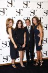 New York 18 oktober 2012
Olcay Gulsen opent haar eerste supertrash winkel in New York in de wijk Soho.
Peter Smulders bv