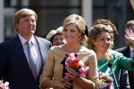 Rhenen en Veenedaal 30 april 2012
Koninginnedag met daarbij aanwezig koningin Beatrix Prins Willem Alexander Prinses Maxima Prins Constantijn Prinses Laurentien Prinses Margrite Prins Maurits Prinses Marilene Prins Bernhard Prinses Annette Prins Pieter Christiaan Prins Floris Prinses Aimee en Pieter v Vollenhoven.
Peter Smulders bv