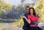 New York 18 oktober 2012
Ruud Gullit met zijn nieuwe vriendin Maggie Jimenez in Central Park.
Peter Smulders bv