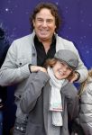 Amsterdam 7 oktober 2012
Premiere Sien en Diego de magische bron van Myra in Pathe Arena
met Jada Borsato Peter Faber en Harold Verwoert ( coole piet Diego) in de hoofdrollen. Marco leontine Luca Jada Senna Mary Borsato en Romy en Jacky Omtzigt .
Peter Smulders bv