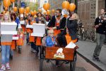 Amsterdam 10 oktober 2012
Tanja Jess Charly Luske en zoon Bobby bakken taartjes voor Kika in het krasnapolsky.
Peter Smulders bv