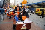 Amsterdam 10 oktober 2012
Tanja Jess Charly Luske en zoon Bobby bakken taartjes voor Kika in het krasnapolsky.
Peter Smulders bv