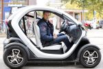 Amsterdam 1 oktober 2012
Das's moment bij dr Fish. De bekende mannen reden in een renault Twizy. Wilfred Genee
Peter Smulders bv