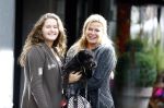 Amsterdam 10 oktober 2013
Anita Schuts met dochter Eva op de cornelis schuytstraat