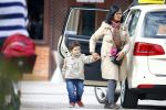 Hamburg 12 september 2013
Khalid Boulahrouz haalt zijn kinderen op bij Sabia en Rafal  v d Vaart en gaat met aupair naar de dierentuin in Hamburg.