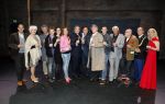 Amsterdam 6 oktober 2013
Cast Baantjer tijdens premiere in nieuwe de la mar.
De complete cast van Baantjer en De Moord in het Theater bestaat uit Peter Tuinman, Mike Weerts, Peter Rï¿½mer (ook scenarioschrijver), Miryanna van Reeden, Alexandra Alphenaar, Sophie van Oers, Tom Afman, Evert van der Meulen en Rutger Le Poole