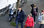 Amsterdam 10 oktober 2013
Rechtzaak Badr Hari bij de rechtbank op de paranassusweg waar veel pers op afgekomen is. Badr arriveert met zijn advocaat Benedicte Ficq