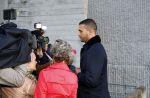 Amsterdam 10 oktober 2013
Rechtzaak Badr Hari bij de rechtbank op de paranassusweg waar veel pers op afgekomen is. Badr arriveert met zijn advocaat Benedicte Ficq
