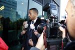 Amsterdam 10 oktober 2013
Rechtzaak Badr Hari bij de rechtbank op de paranassusweg waar veel pers op afgekomen is. Badr arriveert met zijn advocaat Benedicte Ficq
