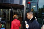 Amsterdam 10 oktober 2013
Rechtzaak Badr Hari bij de rechtbank op de paranassusweg waar veel pers op afgekomen is. Badr arriveert met zijn advocaat Benedicte Ficq