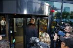 Amsterdam 10 oktober 2013
Rechtzaak Badr Hari bij de rechtbank op de paranassusweg waar veel pers op afgekomen is. Badr arriveert met zijn advocaat Benedicte Ficq
