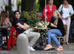 Amsterdam 19 augustus 2013
Bart Ettekoven met een vriendin op terras.