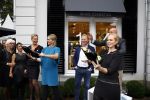 Oosterbeek 14 september 2013
Ronald Koeman op de Skin Cosmetics winkel van zijn vrouw Bartina en ochter Debbie.