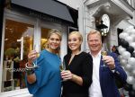 Oosterbeek 14 september 2013
Ronald Koeman op de Skin Cosmetics winkel van zijn vrouw Bartina en ochter Debbie.
