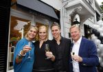 Oosterbeek 14 september 2013
Ronald Koeman op de Skin Cosmetics winkel van zijn vrouw Bartina en ochter Debbie.