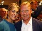Oosterbeek 14 september 2013
Ronald Koeman op de Skin Cosmetics winkel van zijn vrouw Bartina en ochter Debbie.