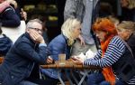 Amsterdam 4 oktober 2013
Chazia Mourali met man op terras.